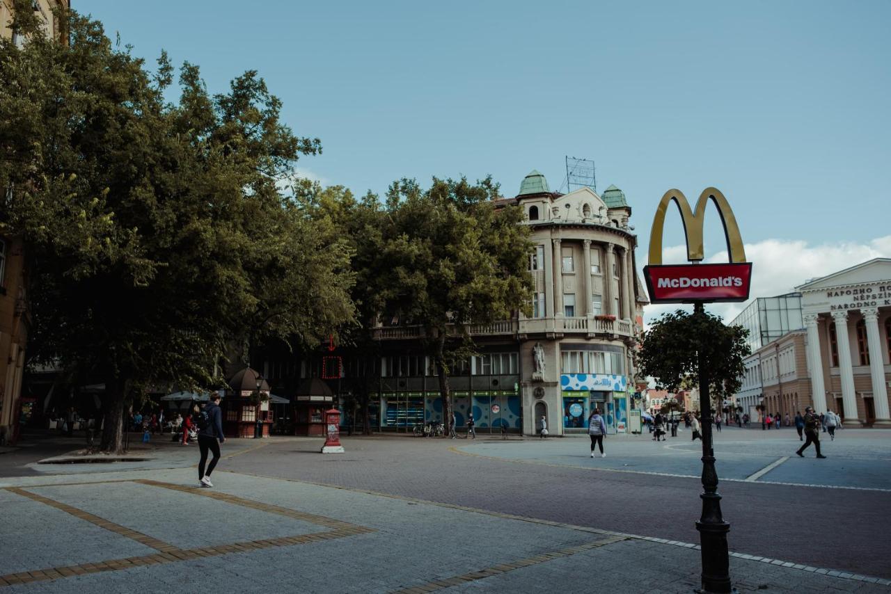 Opera 1 Lägenhet Subotica Exteriör bild